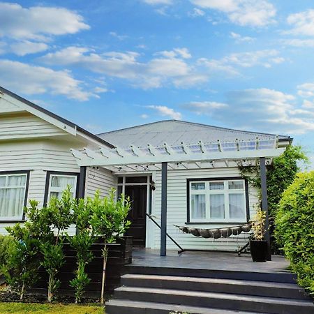 Beautiful Villa Near Everything! Christchurch Exterior photo